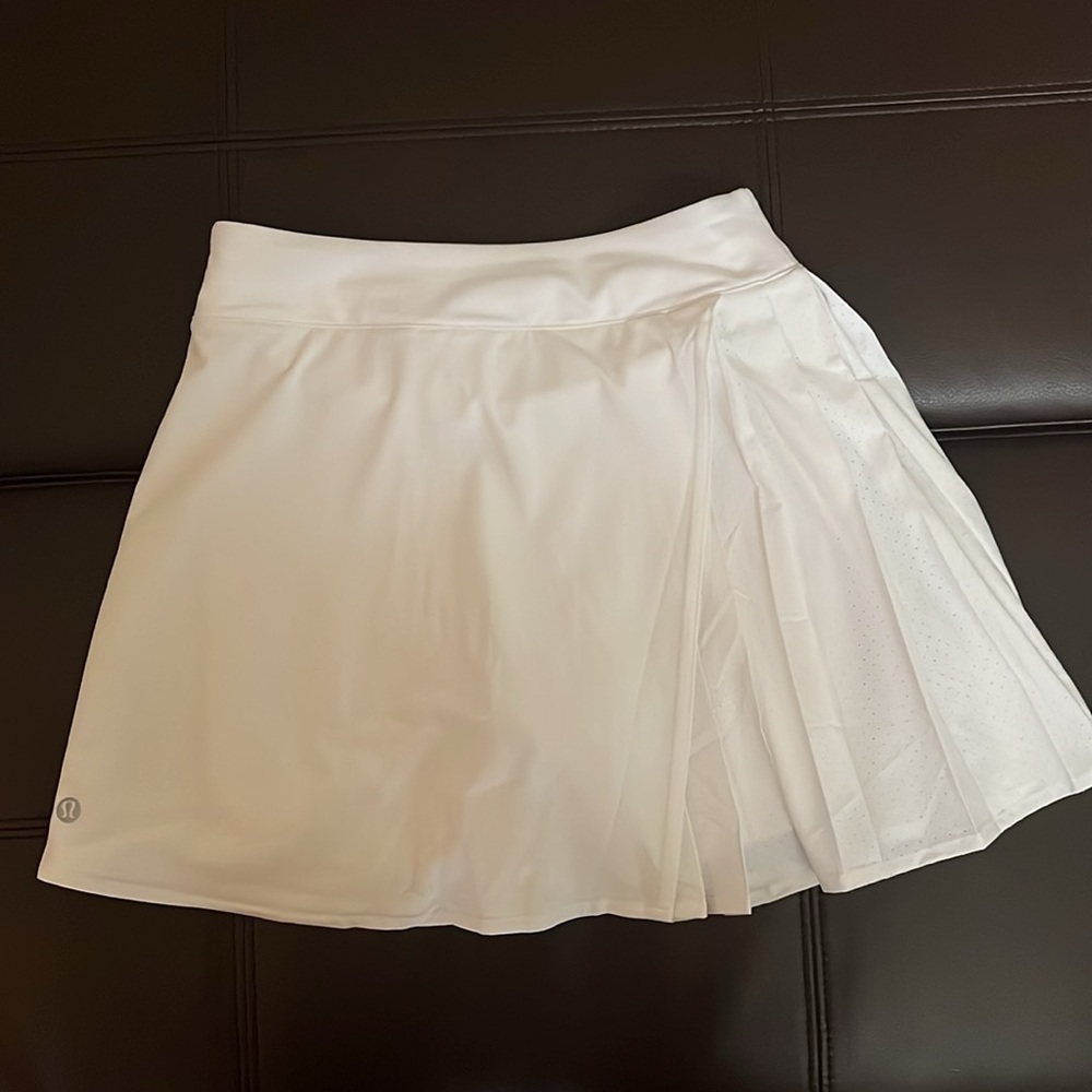 Asymmetrical Pleated Tennis Skirt - Picture 9 of 10